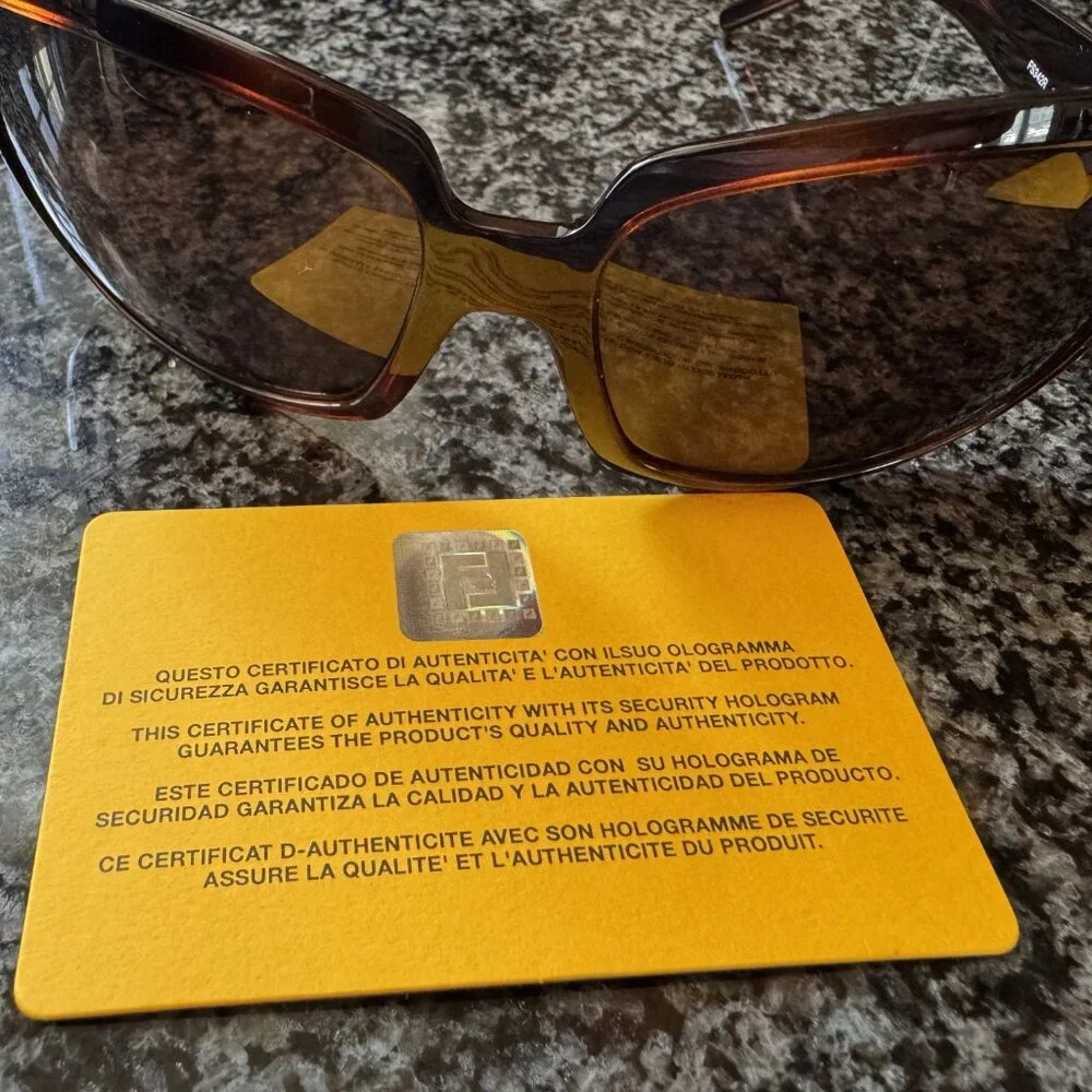 Fendi sunglasses - Picture 10 of 16